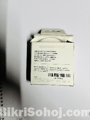 Apple EarPods lightning connector